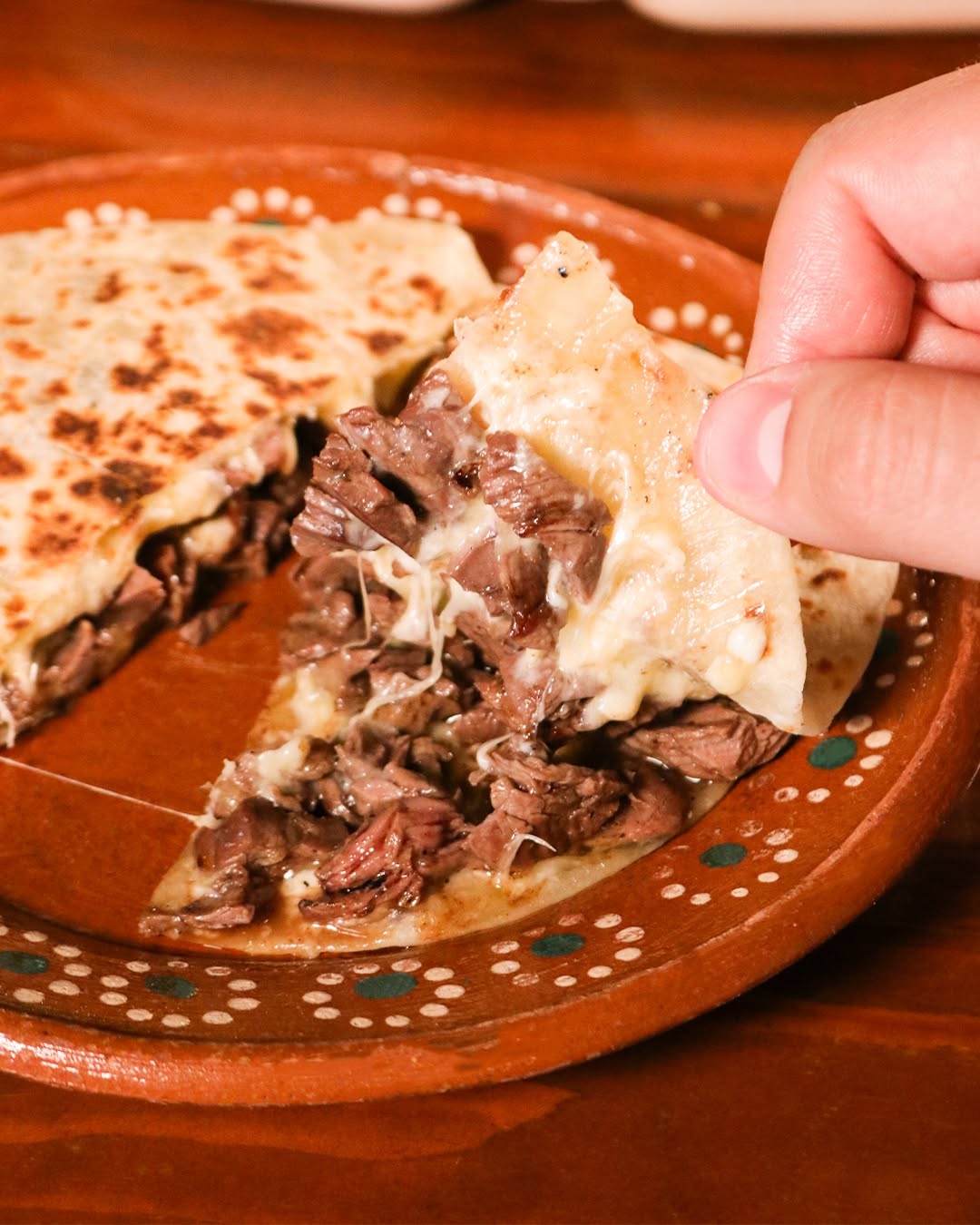 Quesadilla de carne asada y queso